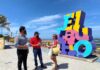 Sernatur entrega kits sanitarios en borde costero de Arica