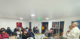 SernamEG acerca información sobre prevención y atención de las violencias de género a conjunto habitacional Oasis del Yatiri