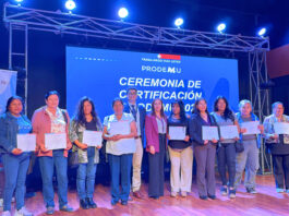 PRODEMU certifica a cerca de 100 mujeres tras procesos de formación en Arica
